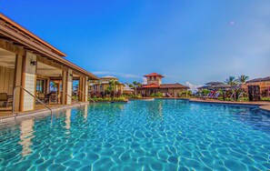 Wonderful pool onsite!