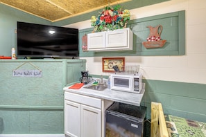 Kitchenette | Drip Coffee Pot | Single-Story Apartment