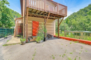 Property Exterior | Shared Driveway (Ample Parking)