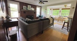 Living room (small tv added after photo)