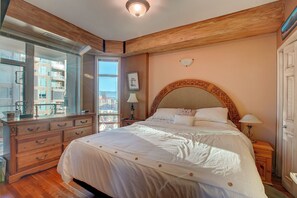 Queen bedroom 