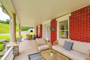 Private Patio | Outdoor Seating