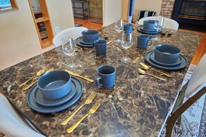 Full Dining Set