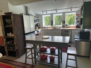 Full kitchen looking south.