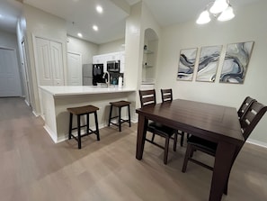 You can enjoy your meals at the table, or sit at the counter.