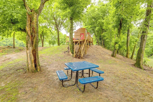Mountain View Vacation Rental | Studio | 1BA | 500 Sq Ft | Stairs Required