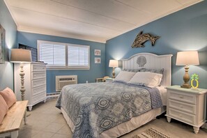 Bedroom | Queen Bed