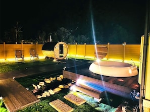 Outdoor spa tub
