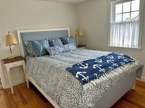 Master 


Queen Bedroom

