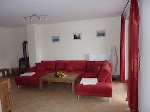 Wohnzimmer mit Kamin