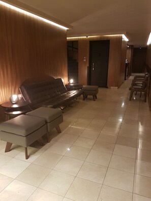 Sala de estar en el lobby