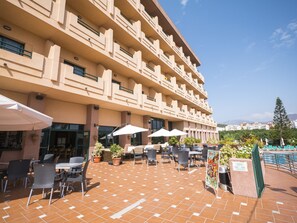 Bar vid poolen