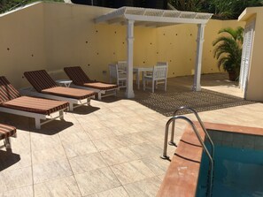 Infinity-pool