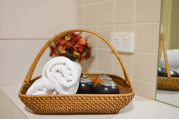 Bathroom amenities