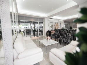 Siddeområde i lobbyen