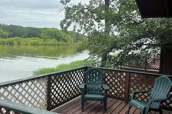 Navigation Waterfront Cabin