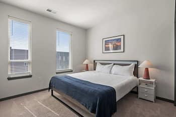 CozySuites Ayr | parking, pool, gym #05