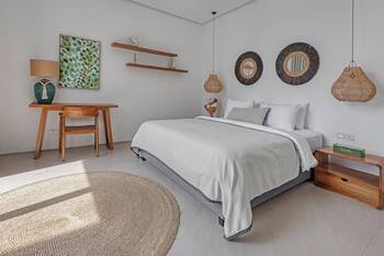 New Magnificent 3BR 5min to Finns & Berawa Beach Villa Alemar