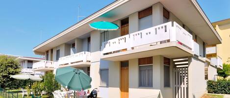 Apartment, Condominium, Hotel