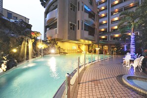 Outdoor pool