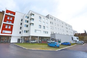 施設の正面