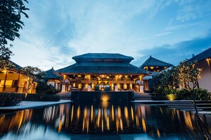 施設の正面