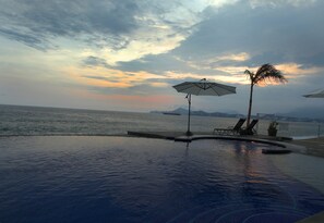 Infinitypool