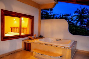 Jetted tub