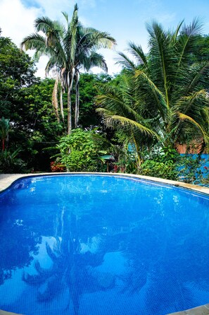 Utomhuspool
