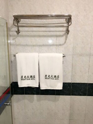 Bathroom amenities