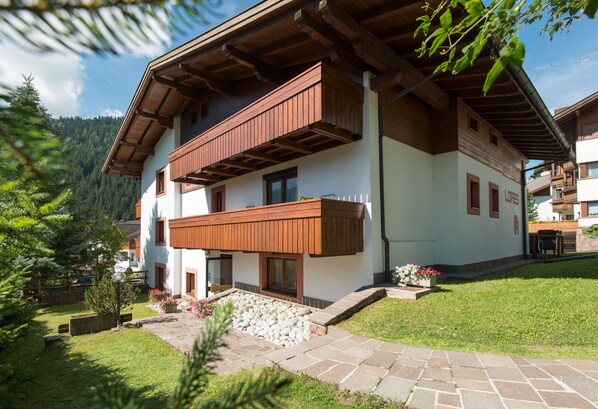 Fachada da propriedade