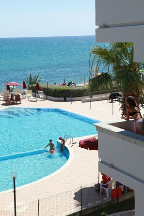 Utomhuspool