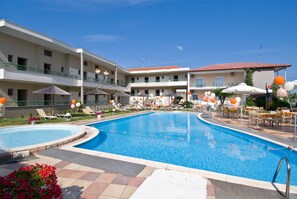 Utomhuspool