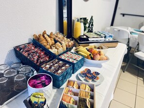 朝食ビュッフェ