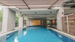 Indendørs pool