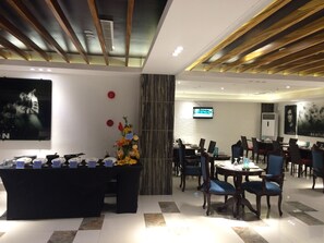 Food court