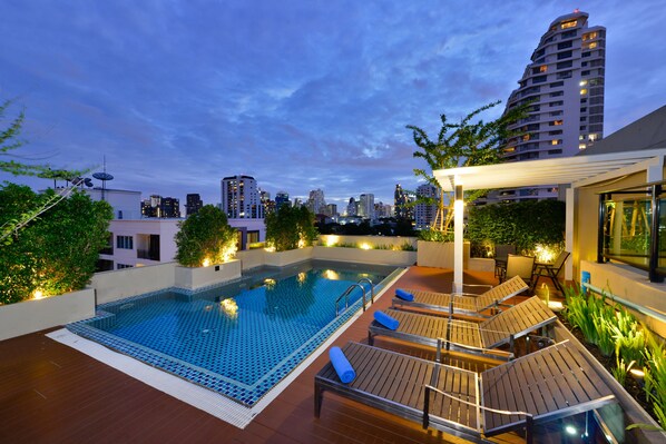Rooftop pool