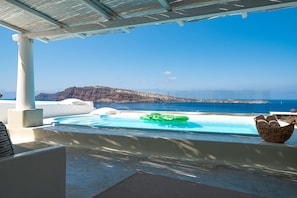 Infinity pool