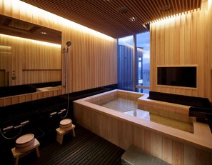 Private spa tub