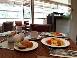 Breakfast area