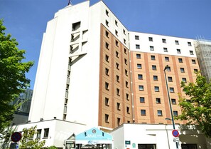 施設の正面