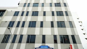 施設の正面