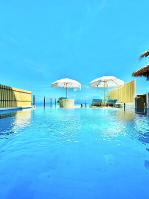 Utomhuspool