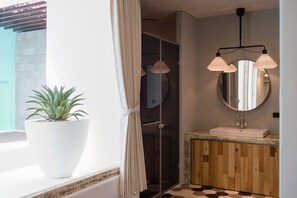 Badkamer met douche