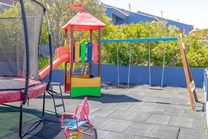 Children’s play area – outdoor
