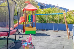Children’s play area – outdoor
