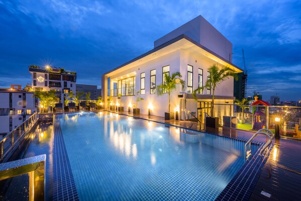Infinity-pool