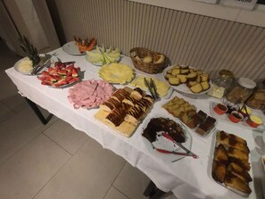 朝食ビュッフェ
