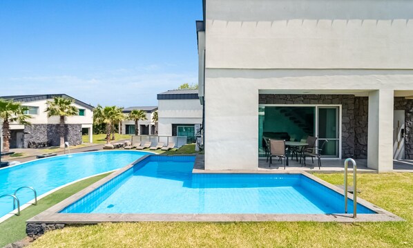 Private pool