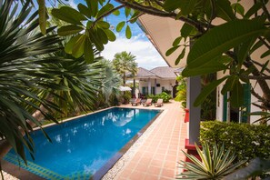 Private pool